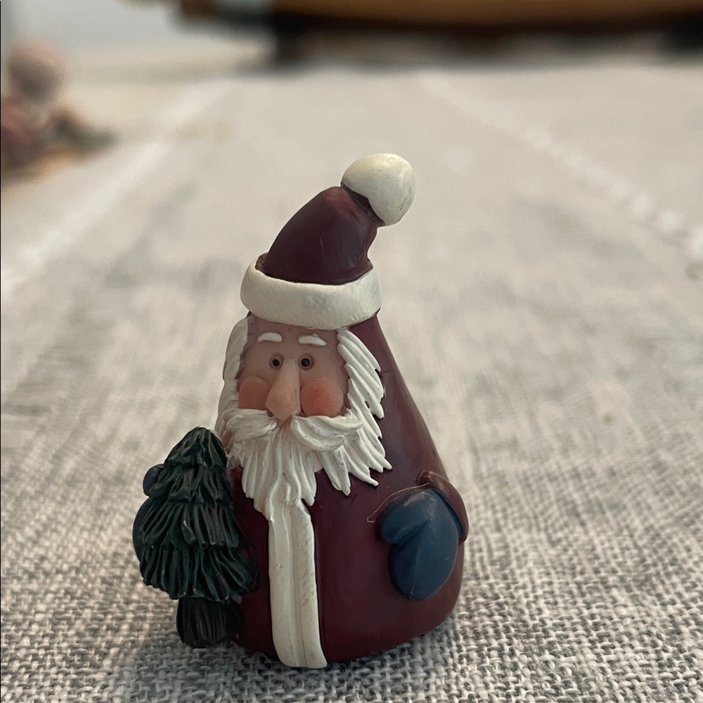 Festive Santa Figurine Set - Red and White - Picture 2 of 5